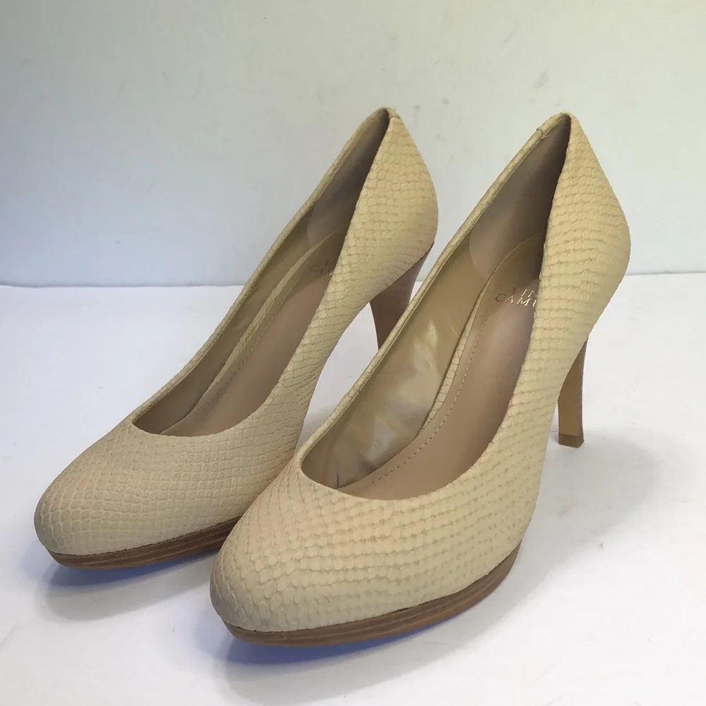 Vince Camuto Cream Zella Textured Almond Toe Platforrm Leather Heels size 9.5M